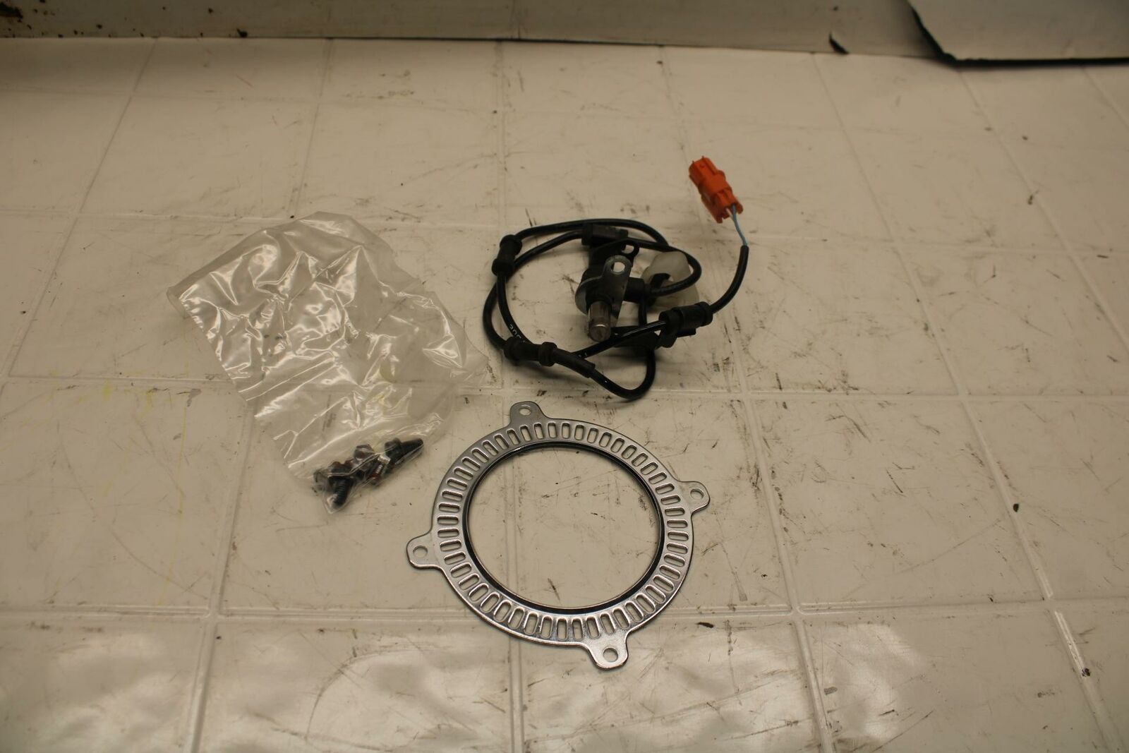 15-16 HONDA CB300F REAR ABS BRAKE SENSOR RING BB05