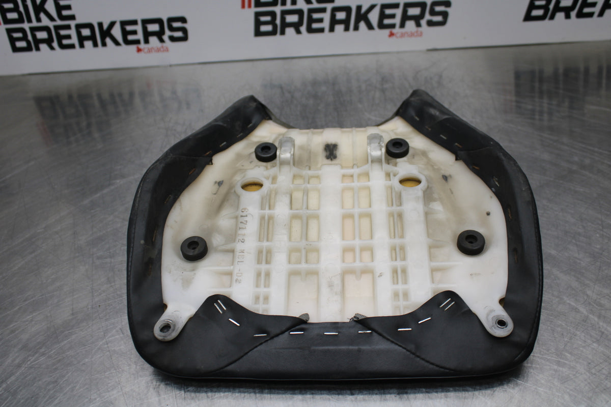 06-07 HONDA CBR1000RR FRONT DRIVERS SEAT PAD SADDLE PILLION BB166