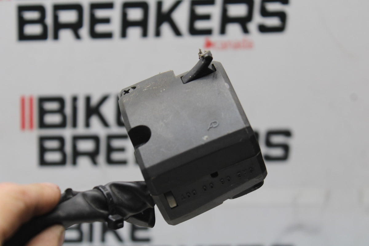 13-18 KAWASAKI NINJA ZX6R LEFT CLIP ON HANDLE HORN SIGNALS SWITCHES BB915