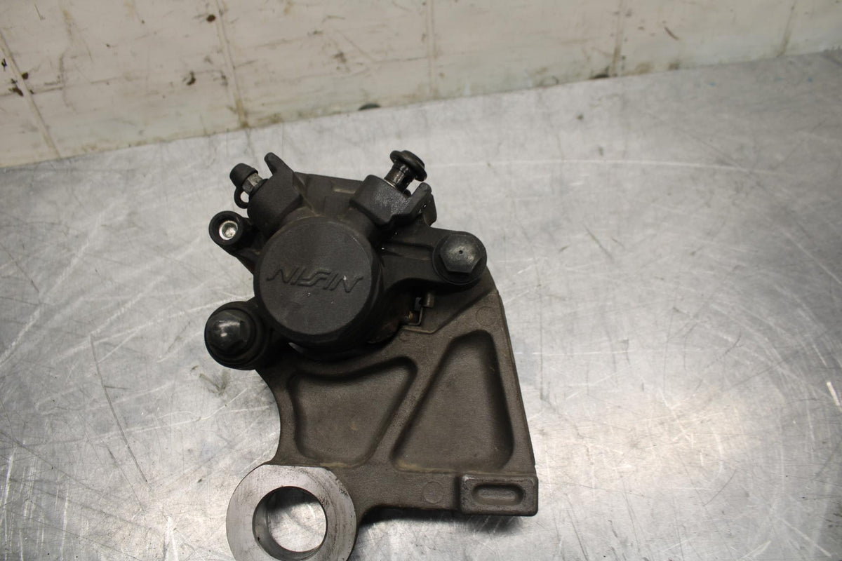 08-16 YAMAHA YZF R6 REAR  BRAKE CALIPER W MOUNT BRACKET 2C0-2580W-00-00 BB465