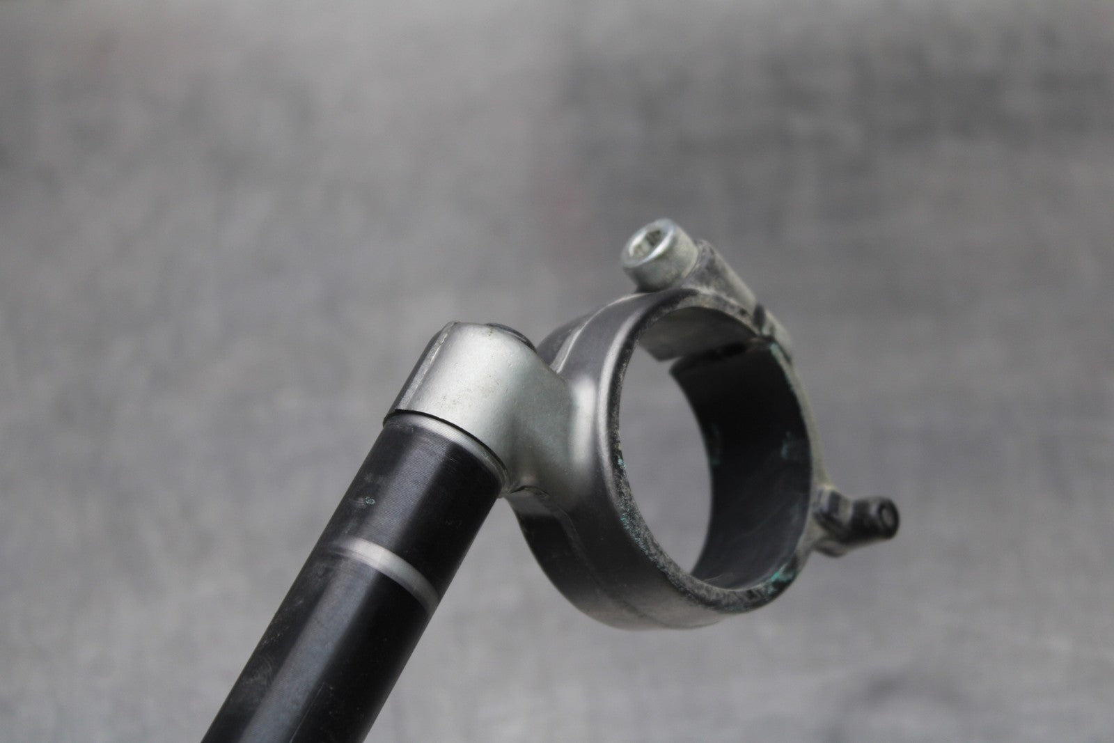11-22 SUZUKI GSXR 600  LEFT CLIP ON HANDLEBAR BB193