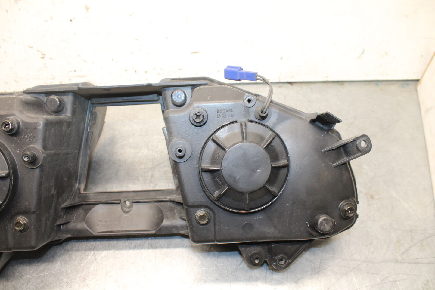 06 YAMAHA YZF R6 FRONT HEADLIGHT HEAD LIGHT LAMP BB716