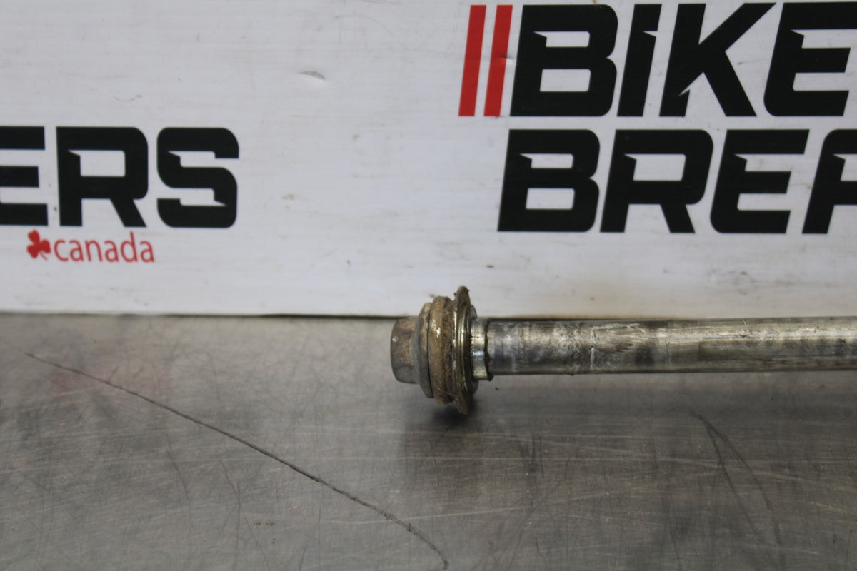 06 KAWASAKI KLR650 REAR AXLE BACK WHEEL RIM PIVOT BOLT AXEL BB919