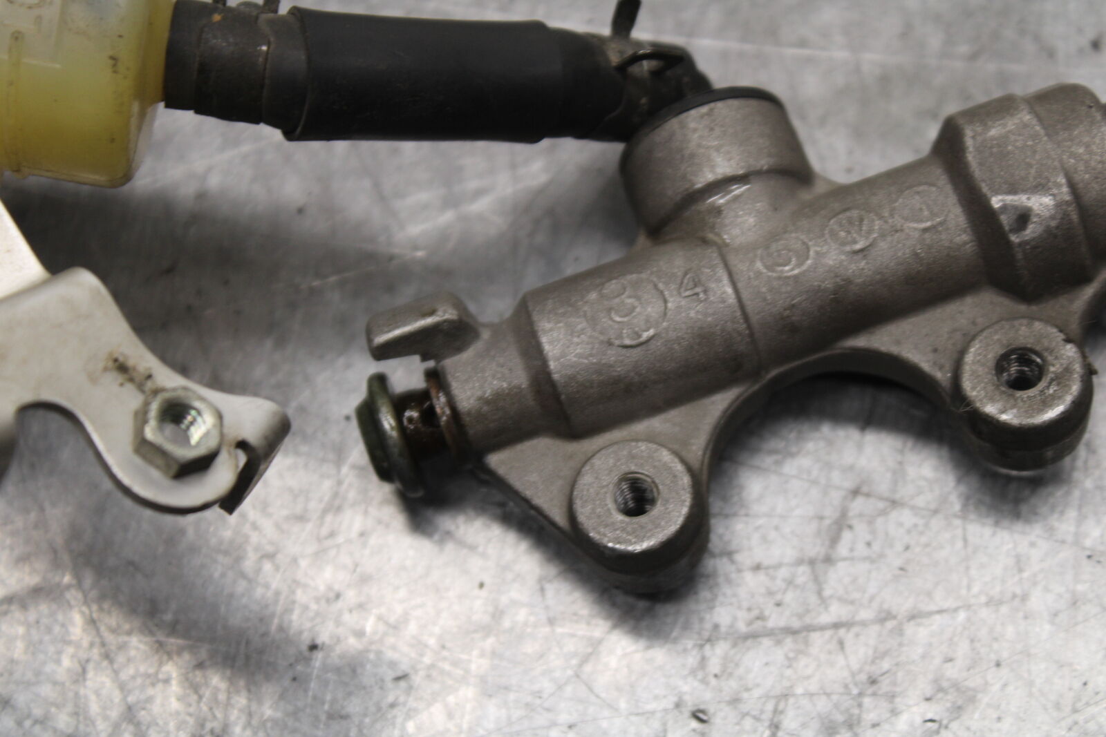 06 YAMAHA YZF R6 REAR BACK BRAKE MASTER CYLINDER W RESERVOIR BB716