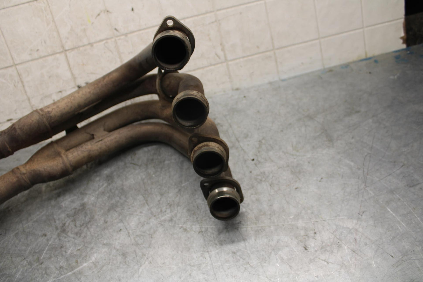 2003 Yamaha YZF R6 EXHAUST HEADER PIPES MANIFOLD 5SL-14602-00-00 BB539