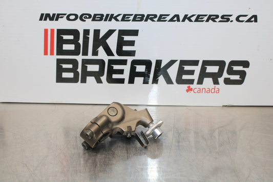 04-05 KAWASAKI NINJA ZX10R CLUTCH LEVER PERCH MOUNT BRACKET BB163