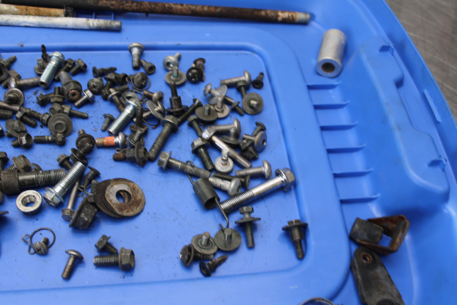 03 SUZUKI SV650S MOUNTING BOLTS HARDWARE MOTOR SCREWS BB167