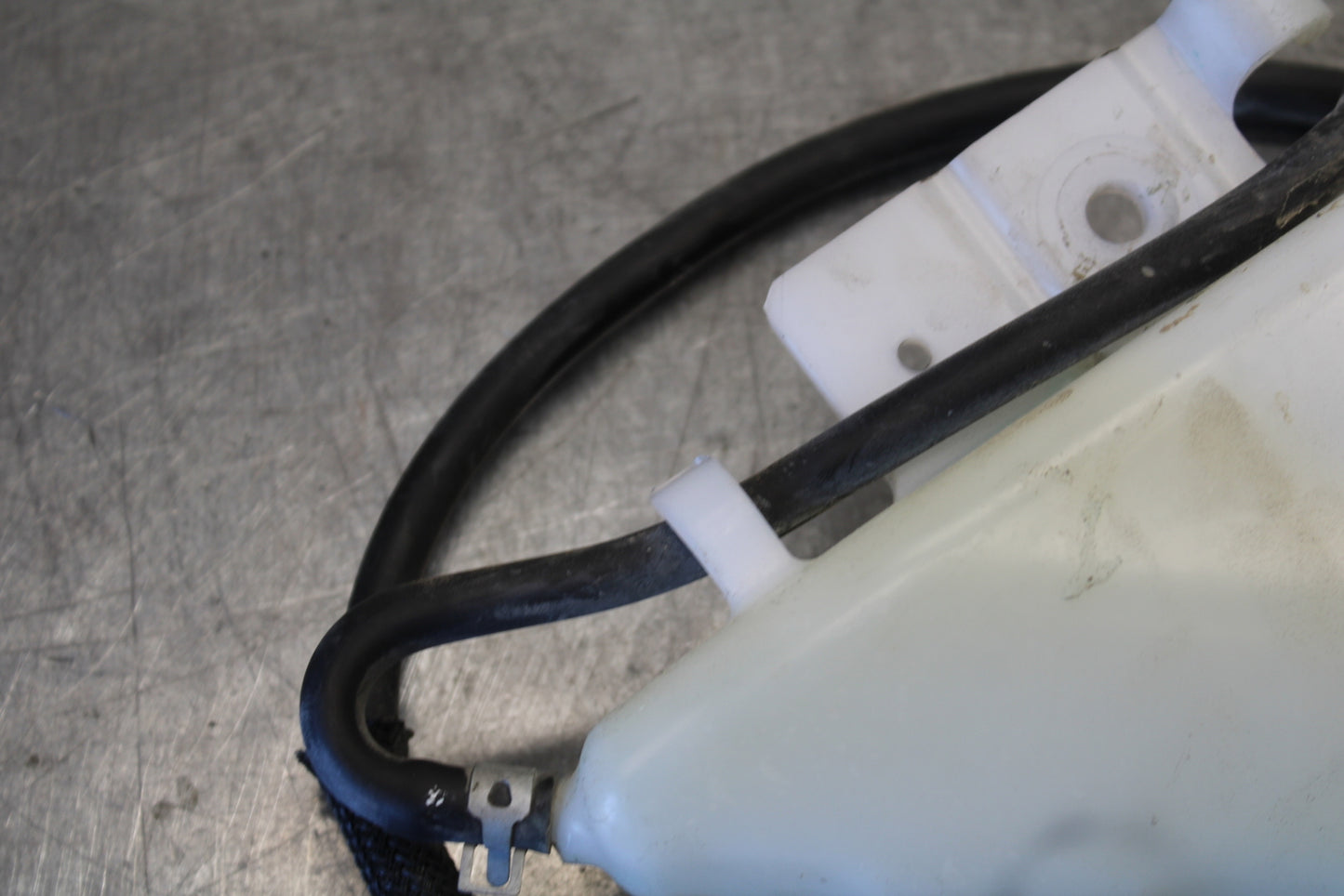 11-24 SUZUKI GSXR750 COOLANT WATER TANK RESERVOIR BOTTLE BB687