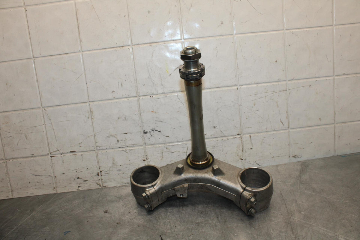 1998 Suzuki TL1000S FRONT FORKS CLAMP LOWER TRIPLE TREE STEM BB508