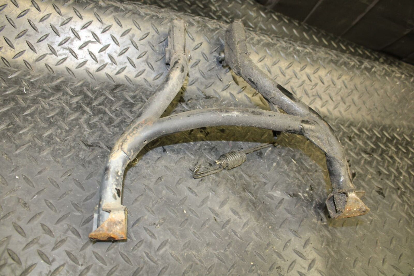 05-06 SUZUKI KATANA 750 GSX750F CENTER MAIN STAND bb166