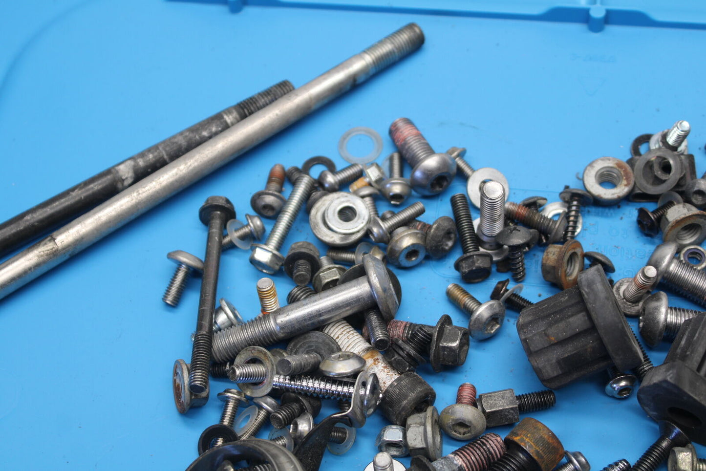 09-12 KAWASAKI NINJA ZX6R MOUNTING BOLTS HARDWARE MOTOR SCREWS BB698