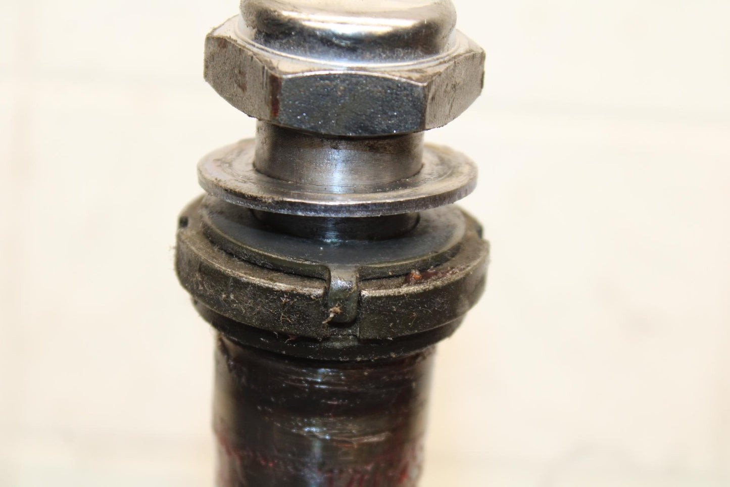 2005 Kawasaki Vulcan 1600 VN1600D Nomad FRONT LOWER TRIPLE TREE STEM BB556