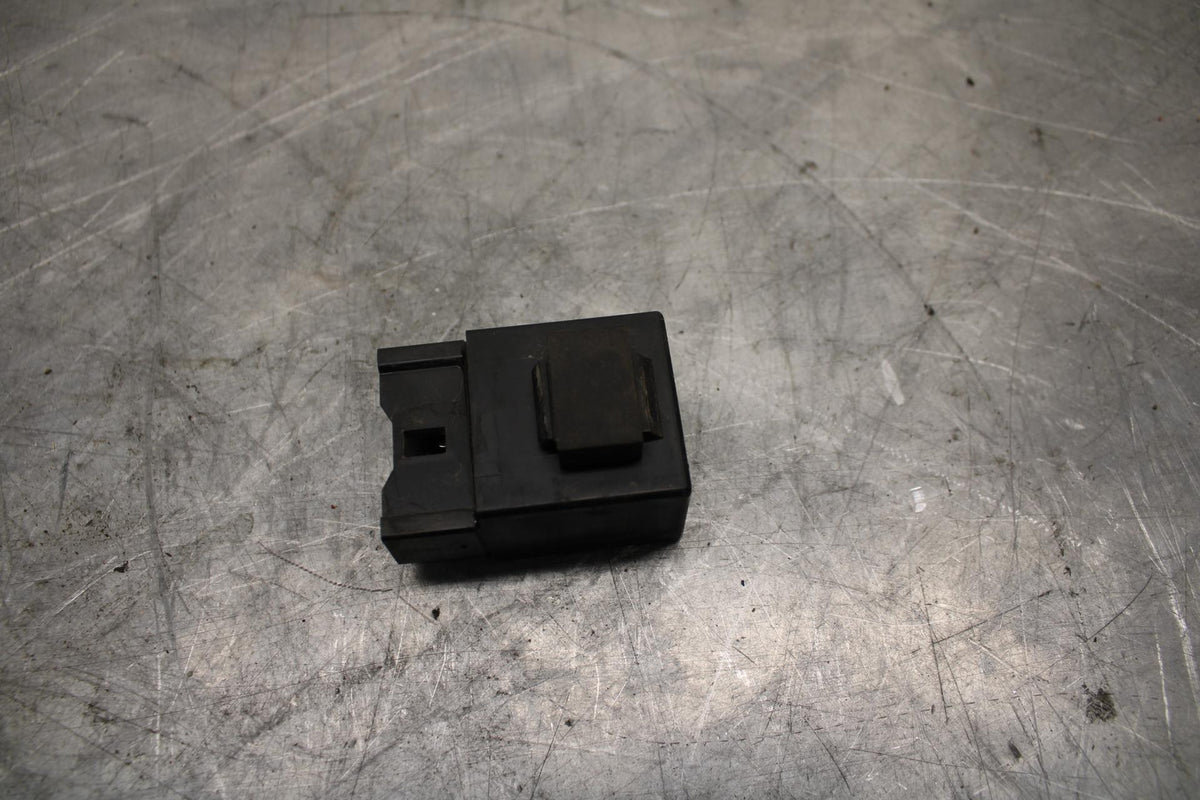 18 YAMAHA YZF R1  RELAY ASSEMBLY FUSE BOX FUEL PUMP BB473