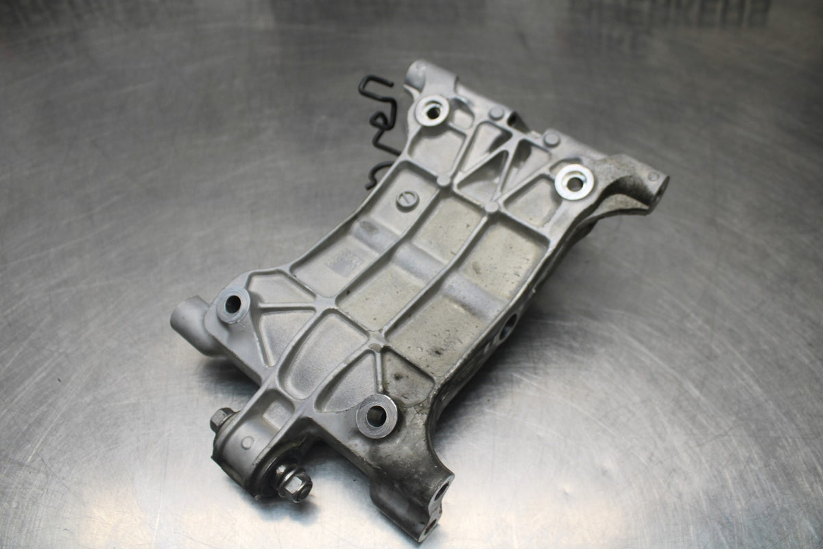 18-26 KAWASAKI Z400 ENGINE MOUNT MOTOR BRACKET BB852