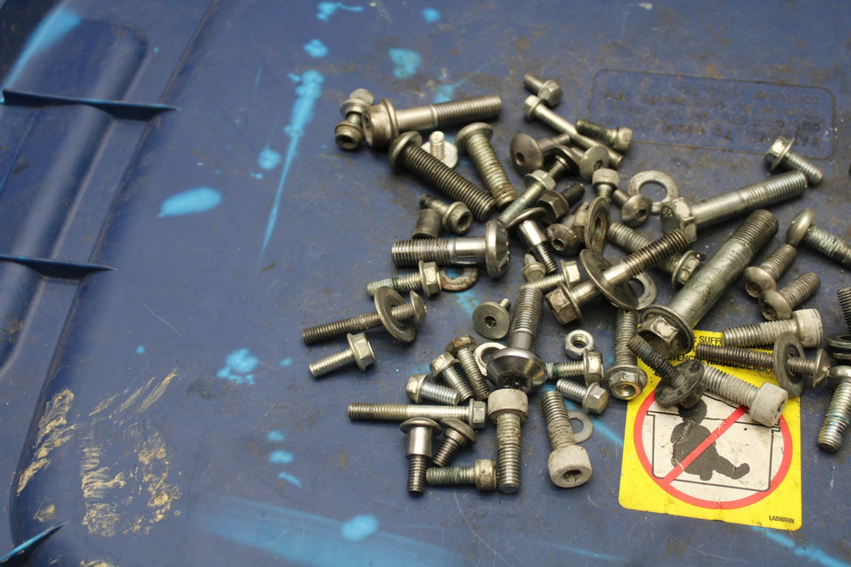 09 SUZUKI GSXR1000 MOUNTING BOLTS HARDWARE MOTOR SCREWS BB777