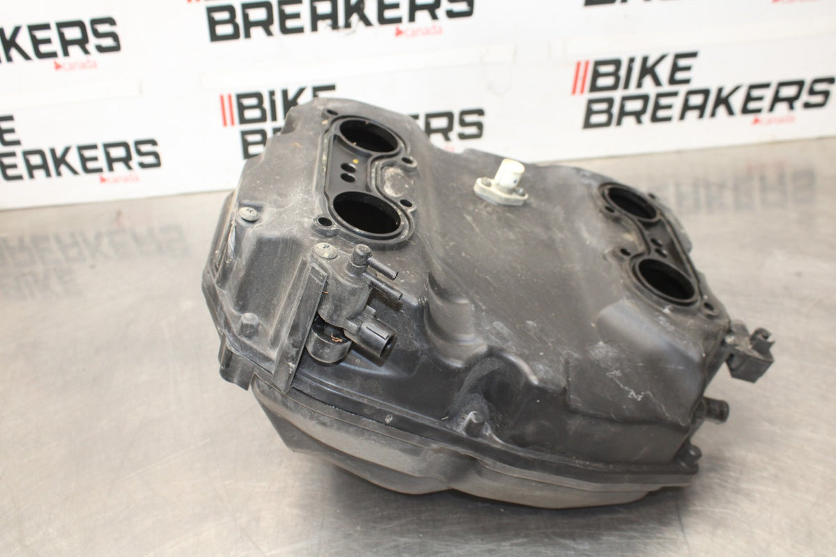 06-07 HONDA INTERCEPTOR 800 VFR800 AIRBOX AIR INTAKE FILTER BOX BB917