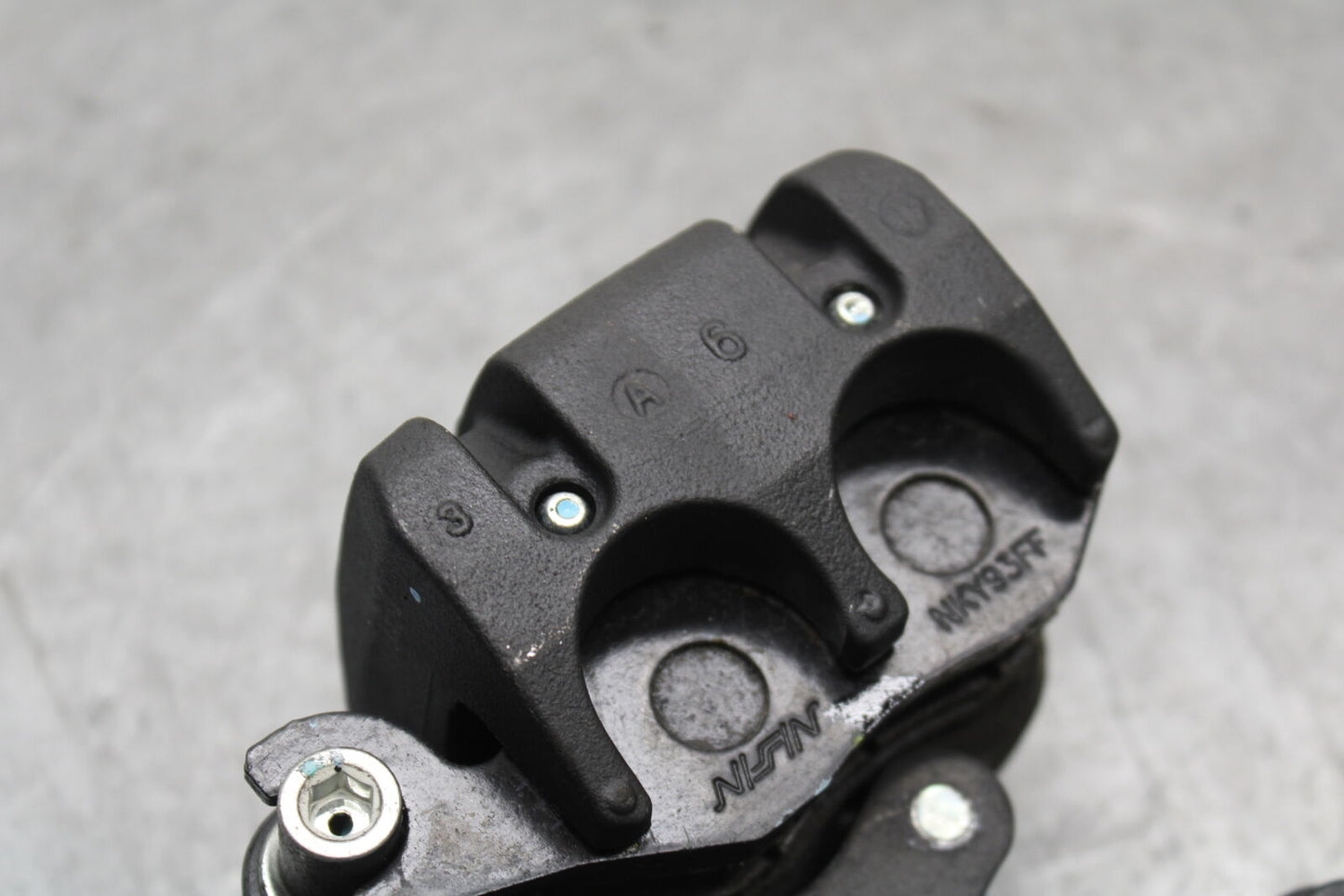 18-23 KAWASAKI NINJA 400 REAR BACK BRAKE CALIPER W MOUNT BRACKET BB660