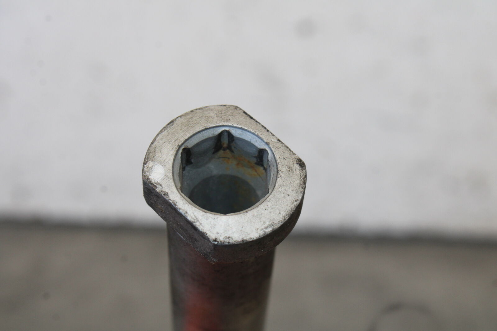 07-12 HONDA CBR600RR REAR BACK SWINGARM BOLT SUSPENSION PIVOT AXLE BB672
