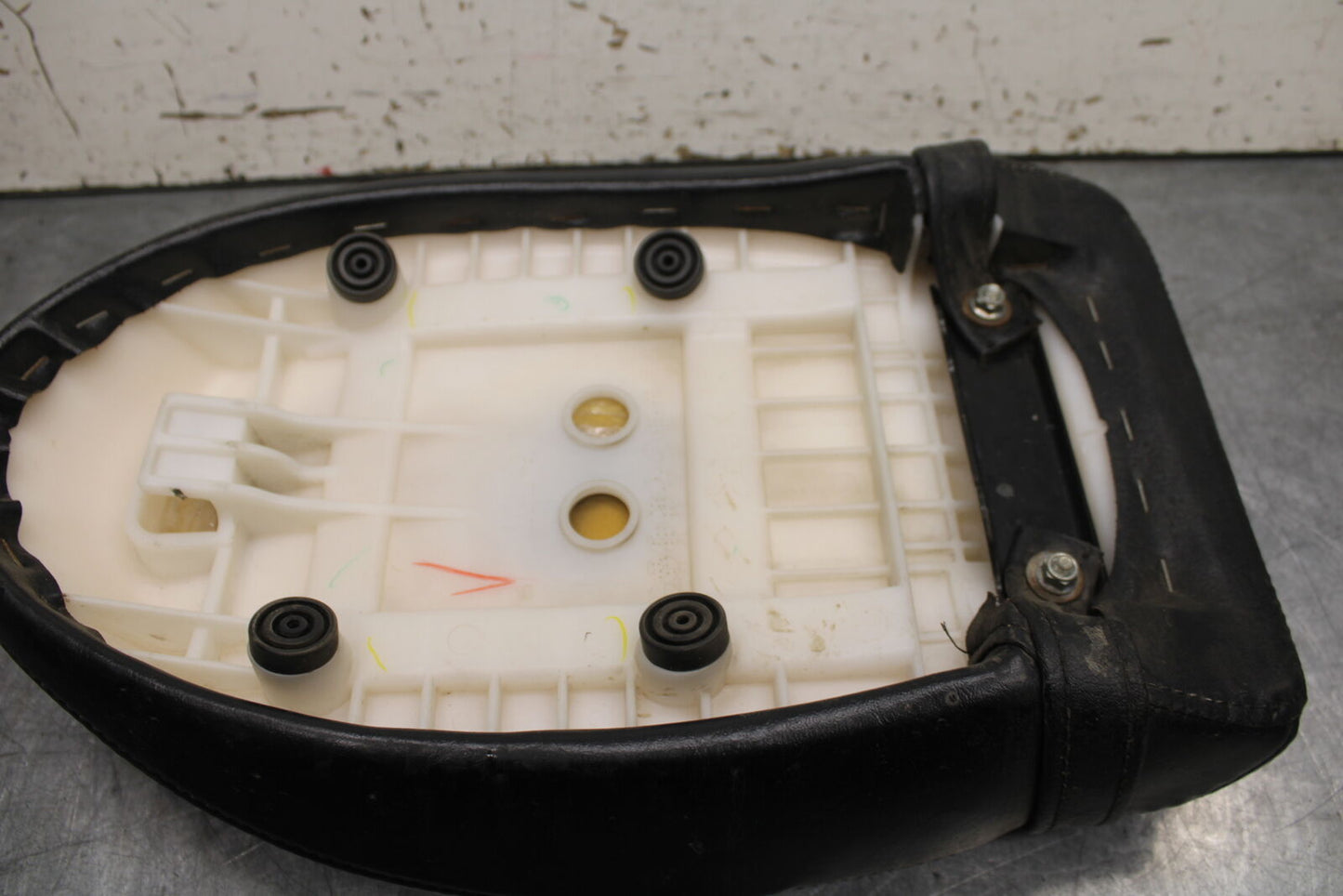 14-15 YAMAHA V STAR 1300 XVS1300CT TOURER REAR BACK PASSENGER SEAT BB722