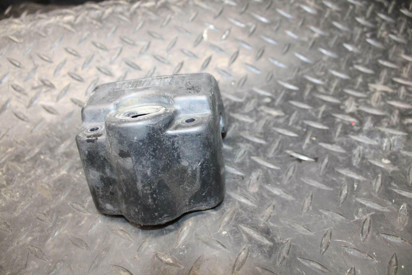 2004 Yamaha Banshee 350 YFZ350 IGNITION TRIM PANEL COVER BB232