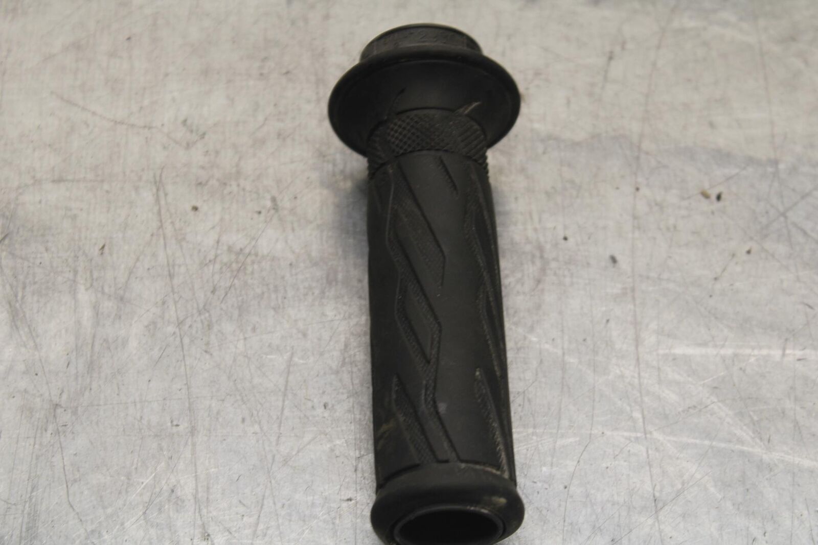 2011 Suzuki GSXR600 RIGHT THROTTLE GRIP BB605
