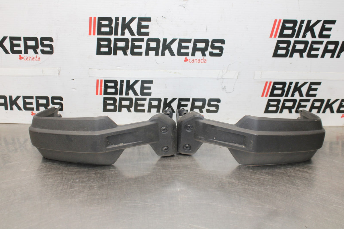 22 HARLEY-DAVIDSON PAN AMERICA 1250 HAND GUARD COVER SHIELD SET PAIR BB910