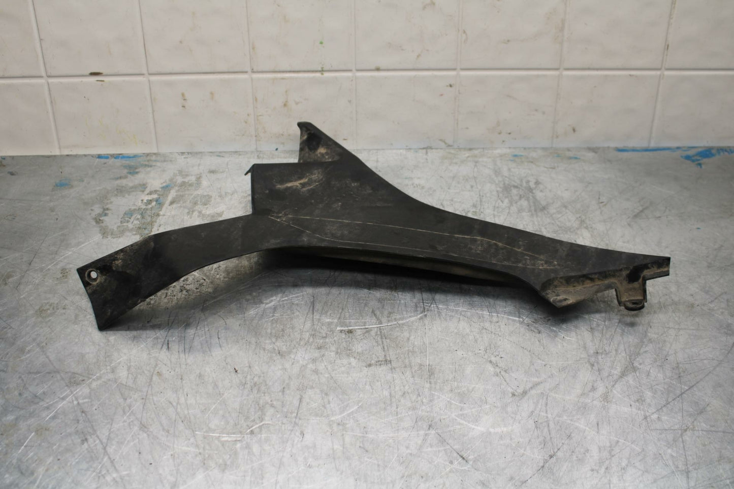 18-22 KAWASAKI NINJA 400 EX400 ABS RIGHT FRONT SIDE SEAT SADDLE PANEL TRIM BB416