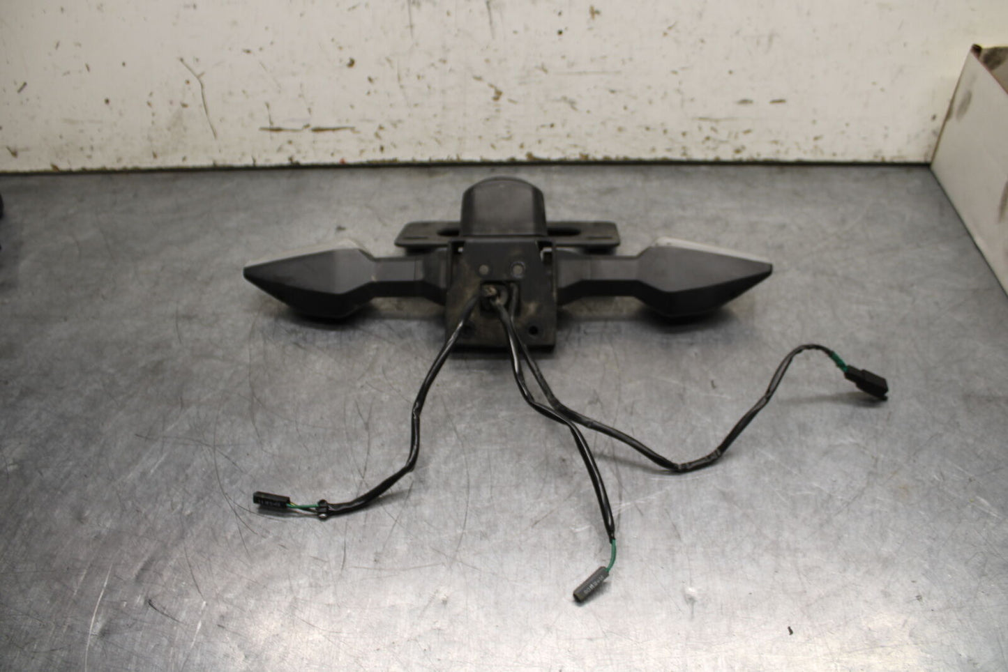 19-22 KAWASAKI Z400 REAR BACK TAIL LIGHT MOUNT BRACKET AND LIGHT BB738