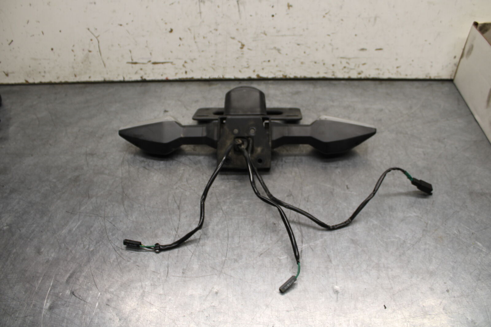 19-22 KAWASAKI Z400 REAR BACK TAIL LIGHT MOUNT BRACKET AND LIGHT BB738