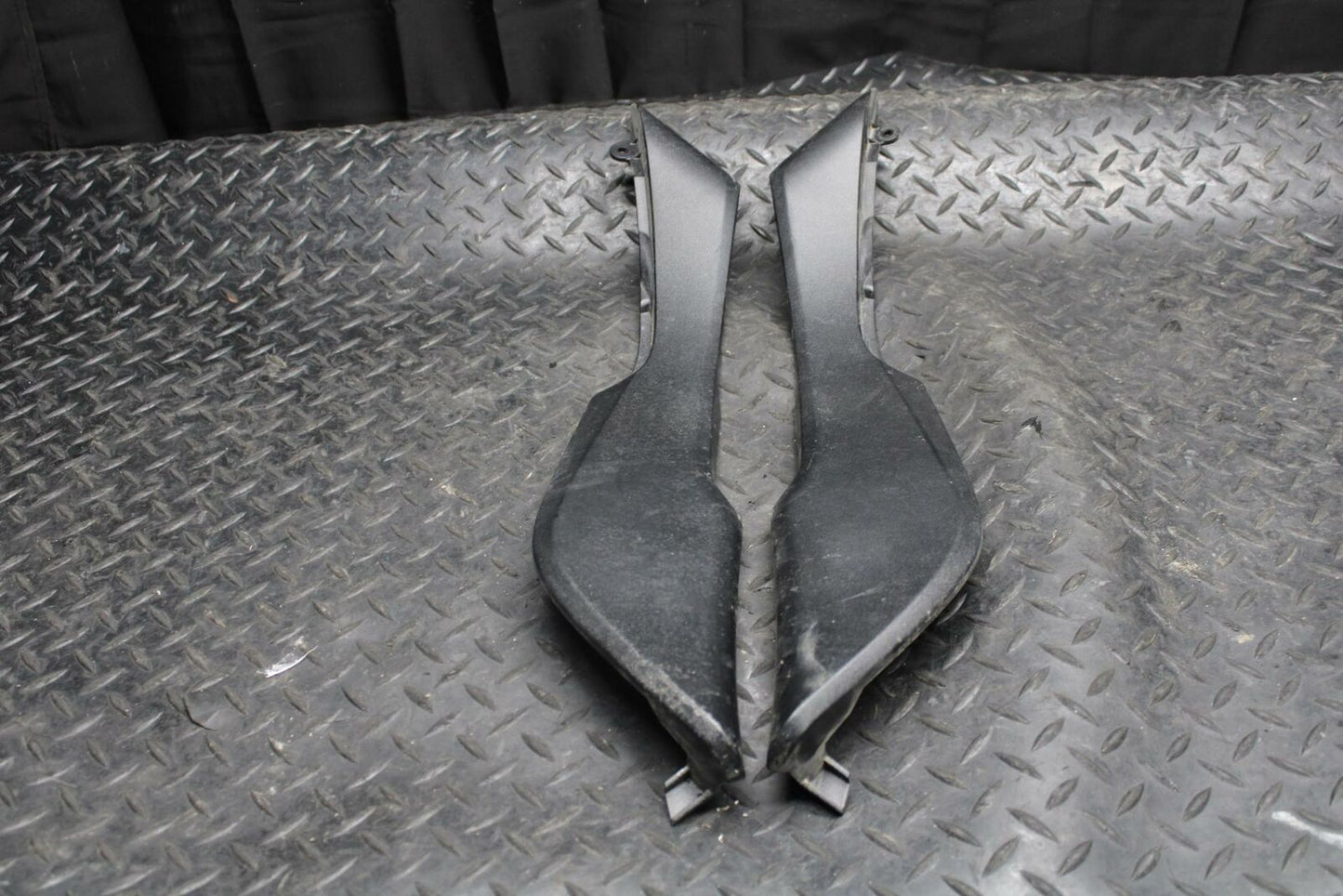 07-09 KAWASAKI VERSYS 650 RIGHT LEFT FRONT SIDE SEAT PANELS TRIMS COWLS  BB206