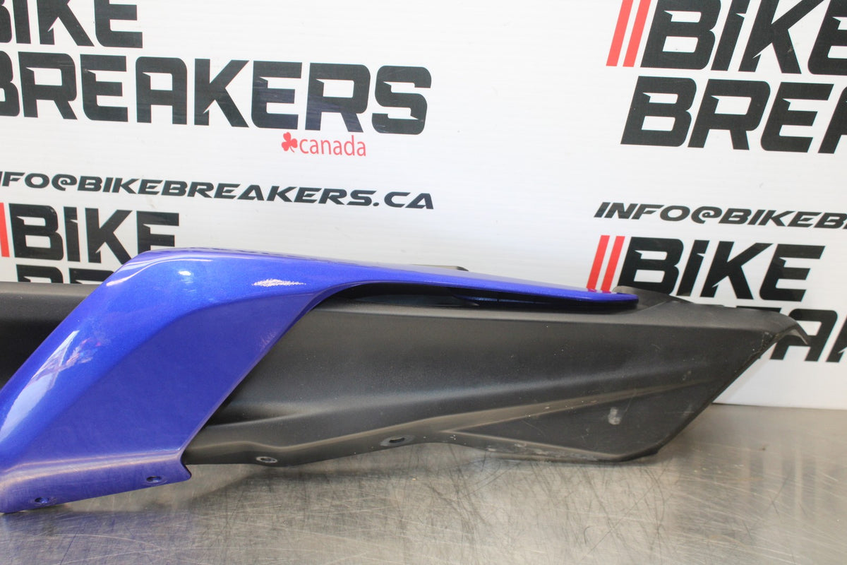 23-24 YAMAHA MT-07 LEFT REAR BACK TAIL FAIRING COWL SHROUD BB194