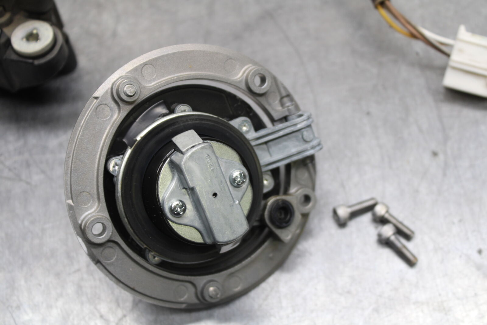 12-13 KAWASAKI Z1000 IGNITION LOCK KEY SET W/ GAS CAP AND SEAT LOCK BB743