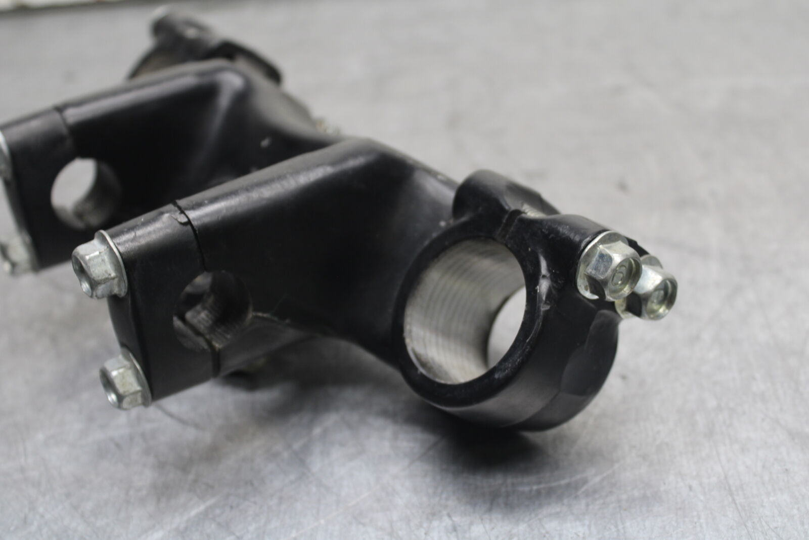 82-83 YAMAHA IT175 FORKS UPPER TRIPLE TREE CLAMP BB108