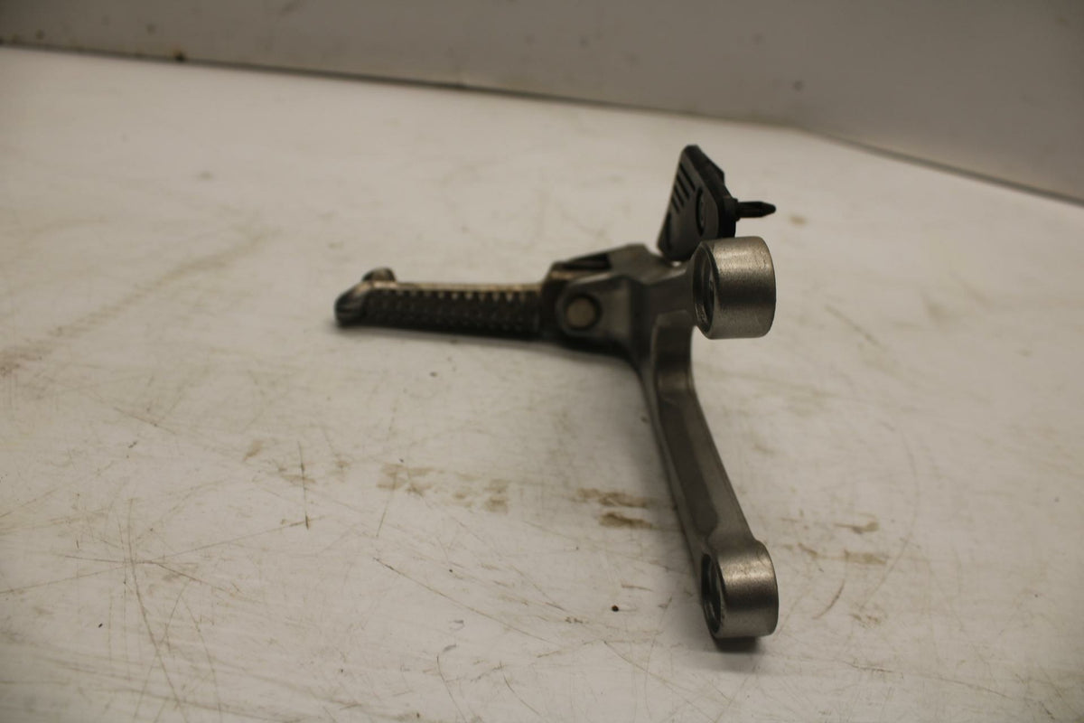 07 YAMAHA YZF R6 2c0 LEFT REARSET REAR SET DRIVER FOOT PEG BRACKET MOUNT BB284