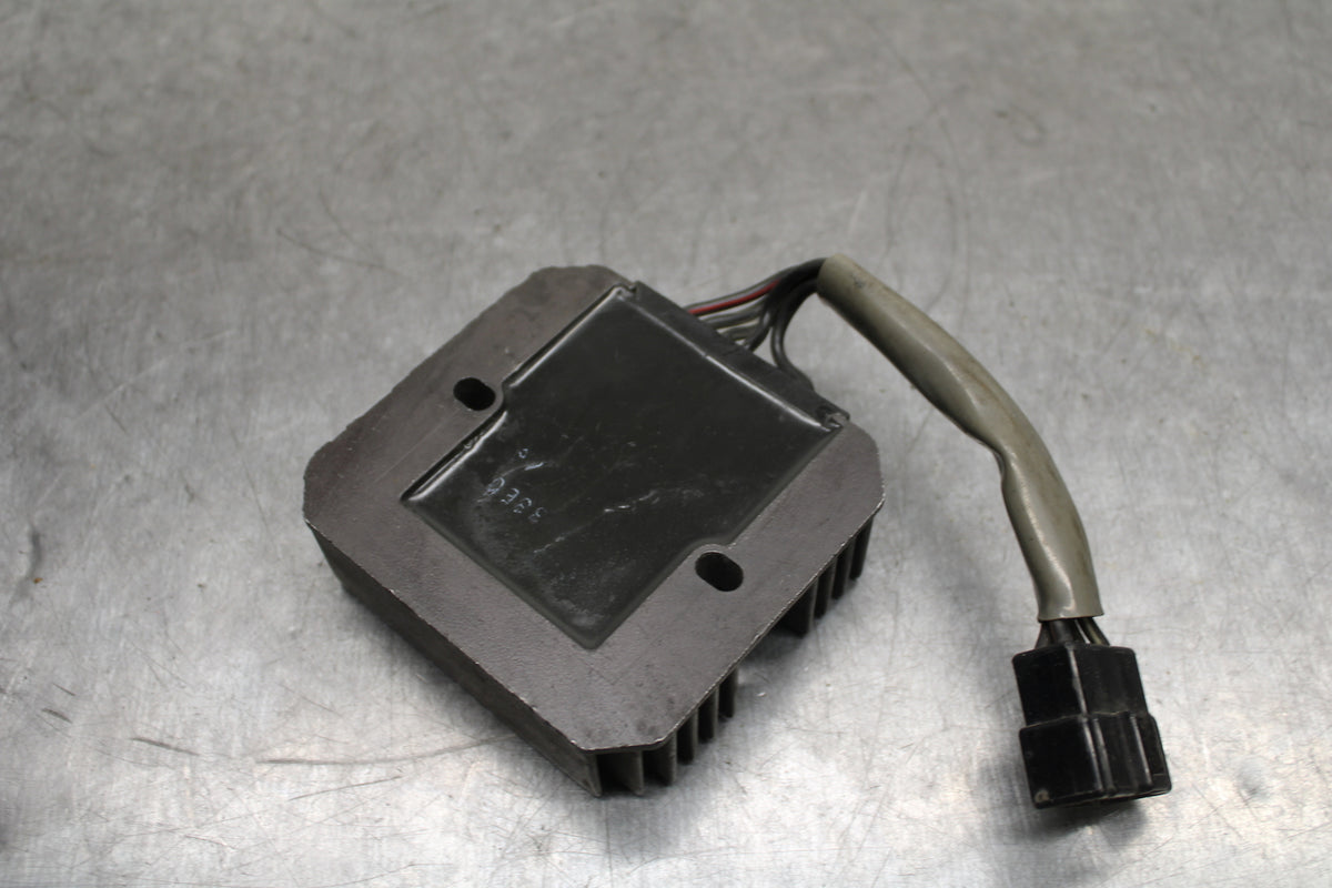 97-99 SUZUKI GSXR600 SRAD RECTIFIER VOLTAGE REGULATOR BB123