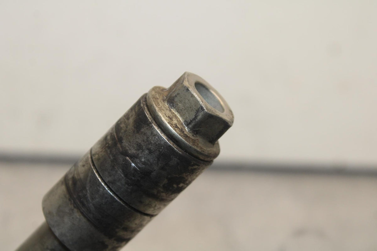 2007 Yamaha V Star 1300 XVS1300A FRONT WHEEL RIM AXLE PIVOT BOLT BB78