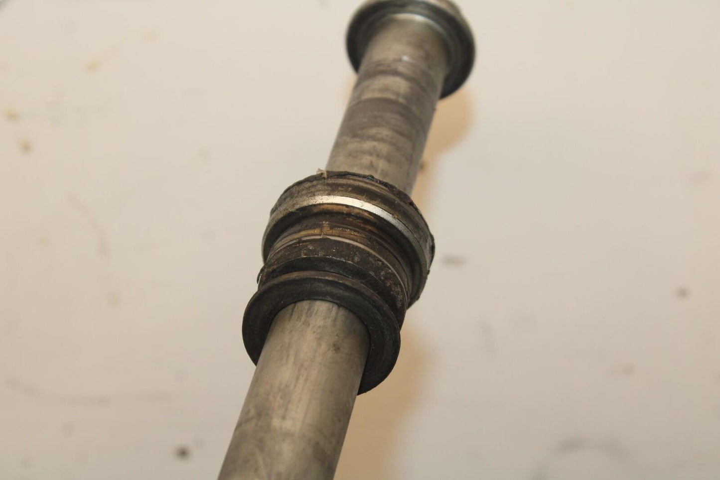 2004 Honda CBR600F4i REAR AXLE BACK WHEEL RIM BOLT AXEL 42301-MAS-000 BB606