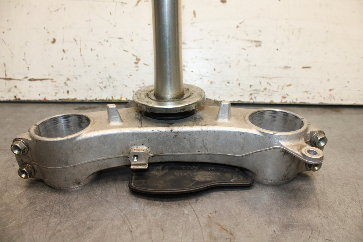 08-10 SUZUKI GSXR 600 FRONT FORKS CLAMP LOWER TRIPLE TREE STEM BB116