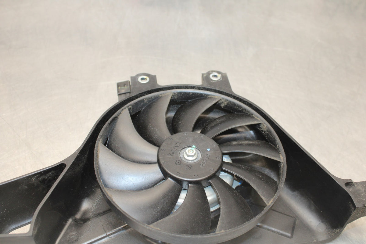 23-26 KAWASAKI NINJA ZX4RR ENGINE RADIATOR COOLING FAN BB898