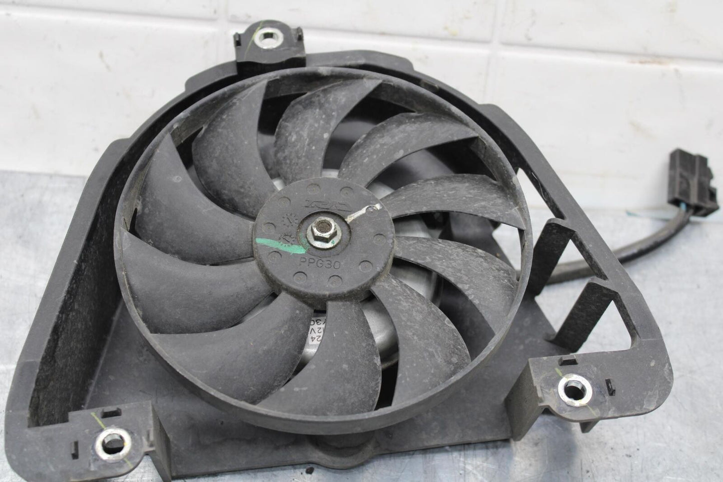 19-21 YAMAHA YZF R3 ENGINE RADIATOR COOLING FAN BB588