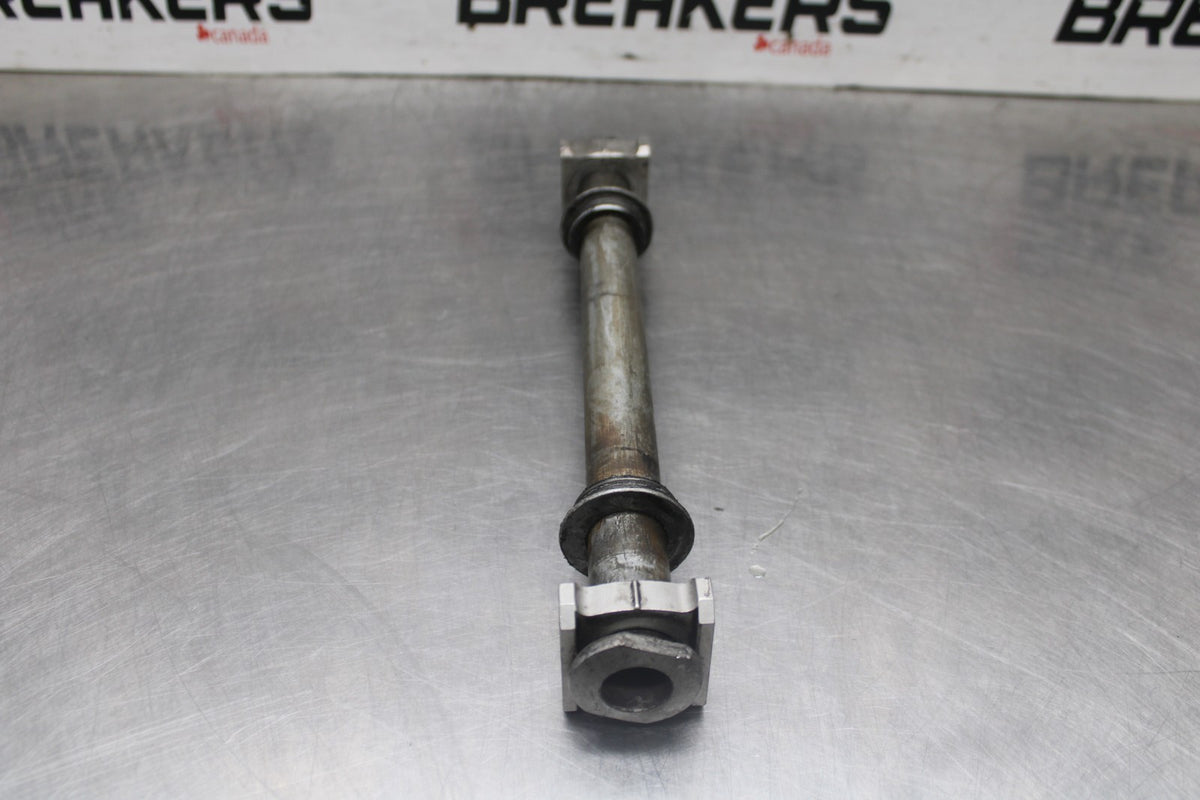 05-06 HONDA CBR600RR REAR AXLE BACK WHEEL RIM PIVOT BOLT AXEL BB945