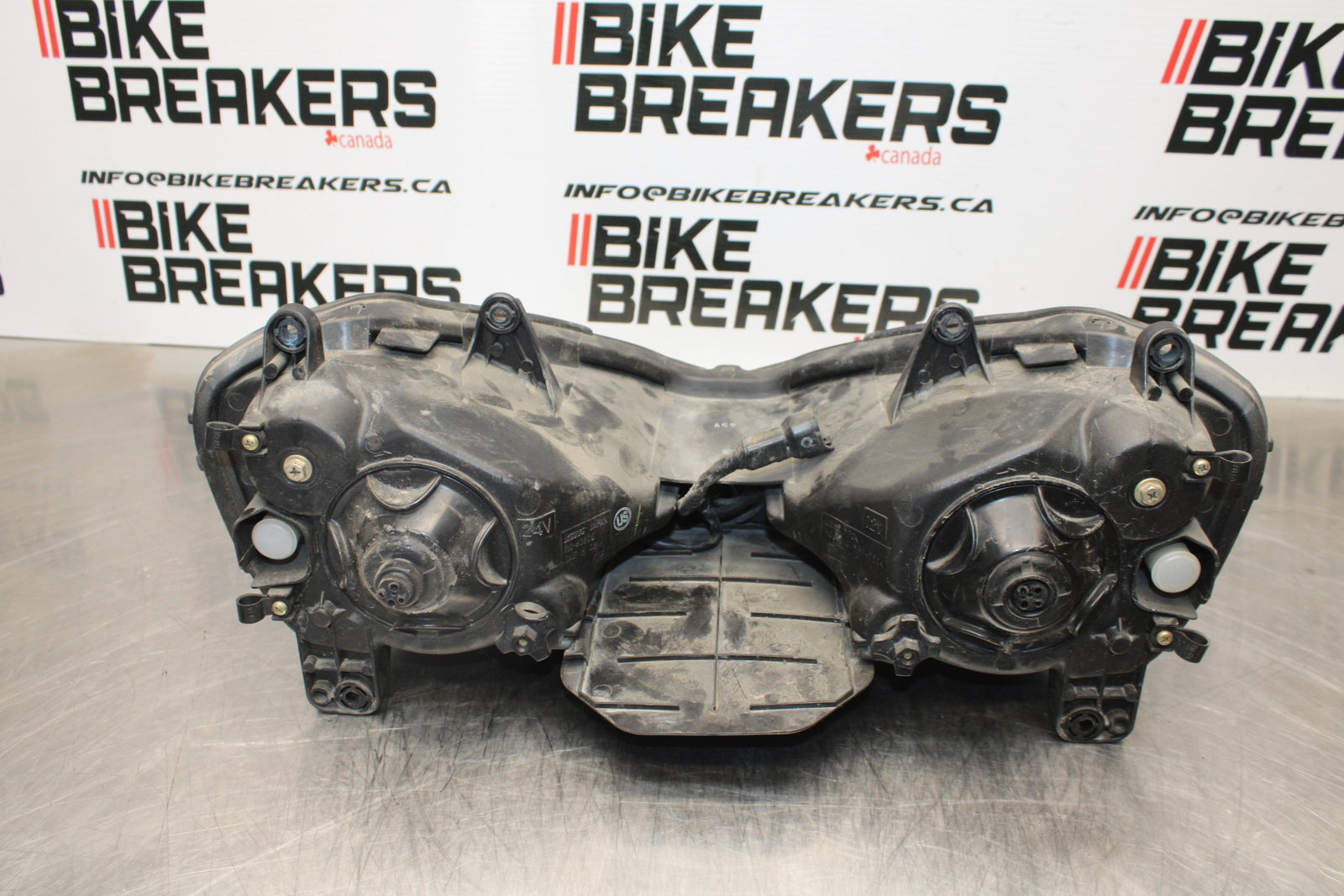 04-05 KAWASAKI NINJA ZX10R FRONT HEADLIGHT HEAD LIGHT LAMP BB163