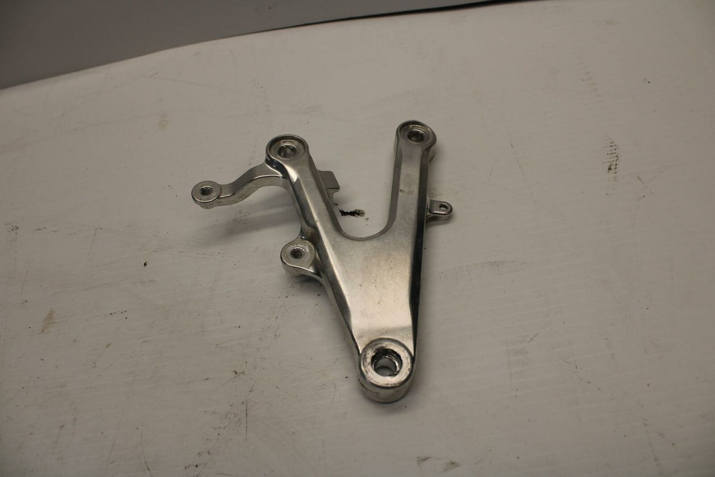 05 YAMAHA YZF R6S RIGHT REARSET REAR SET DRIVER FOOT PEG REST STOP BB169