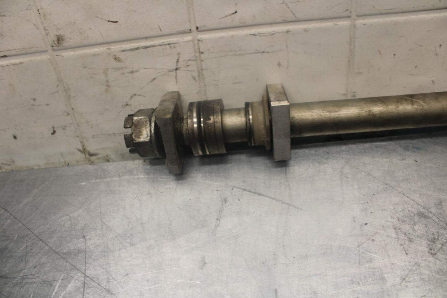 07-08 KAWASAKI NINJA ZX6R REAR AXLE  WHEEL RIM PIVOT BOLT AXEL 41068-0035 BB456