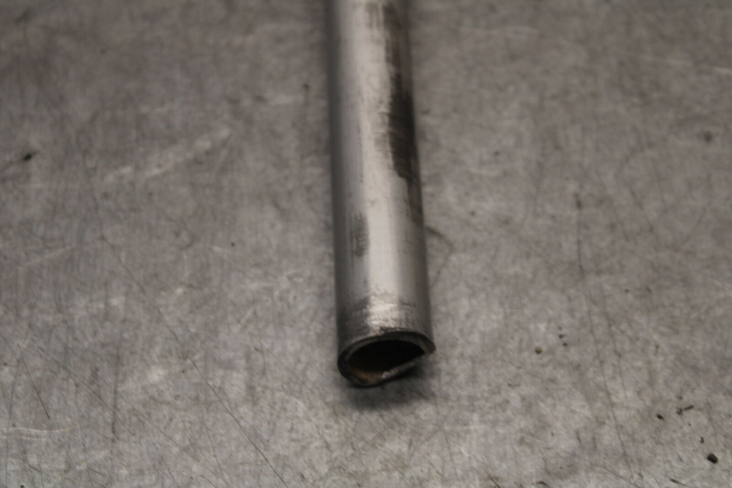 05-06 SUZUKI GSXR1000 LEFT RIGHT CLIP ON HANDLEBARS PAIR SET 56111-41G00 BB663