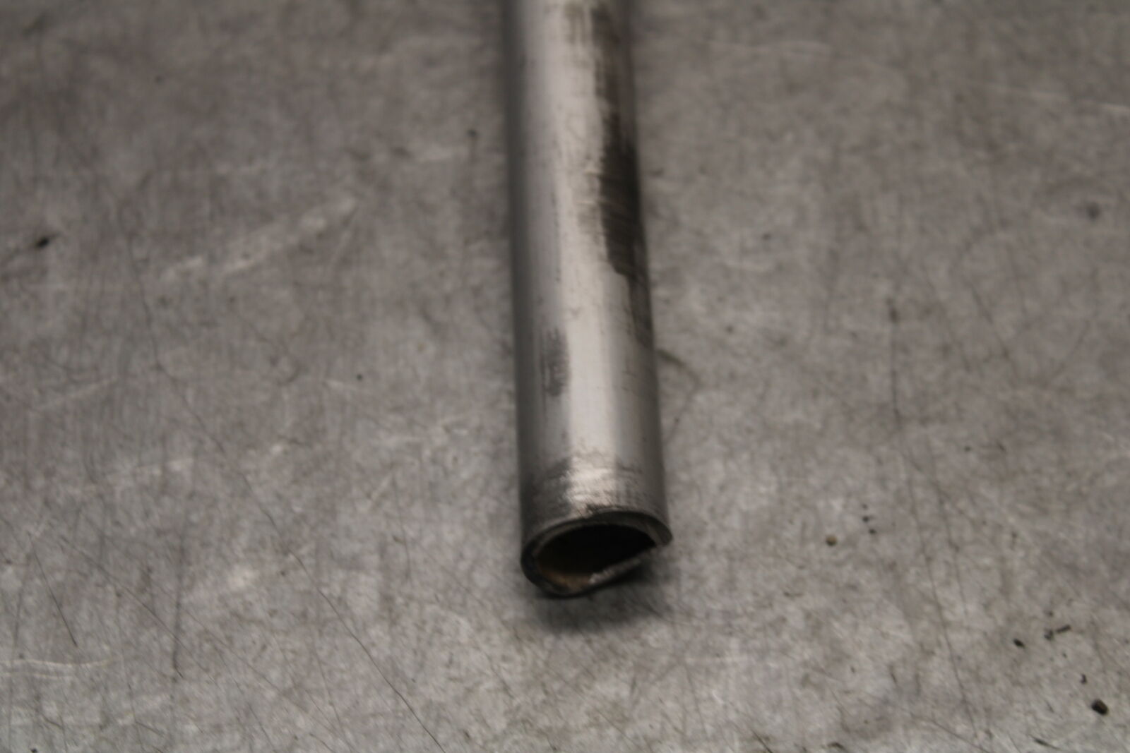 05-06 SUZUKI GSXR1000 LEFT RIGHT CLIP ON HANDLEBARS PAIR SET 56111-41G00 BB663