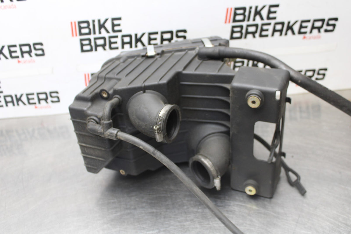 05 DUCATI SUPERSPORT 800 AIRBOX AIR INTAKE FILTER BOX BB913