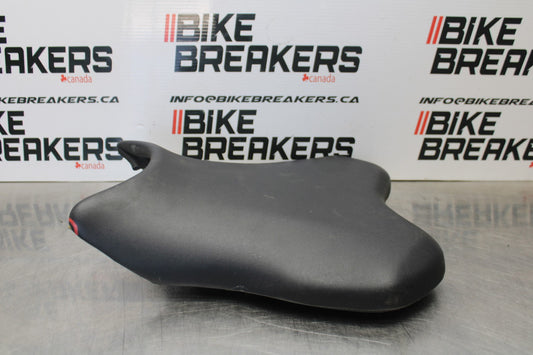 06-07 YAMAHA YZF R6 FRONT DRIVERS SEAT PAD SADDLE PILLION BB763