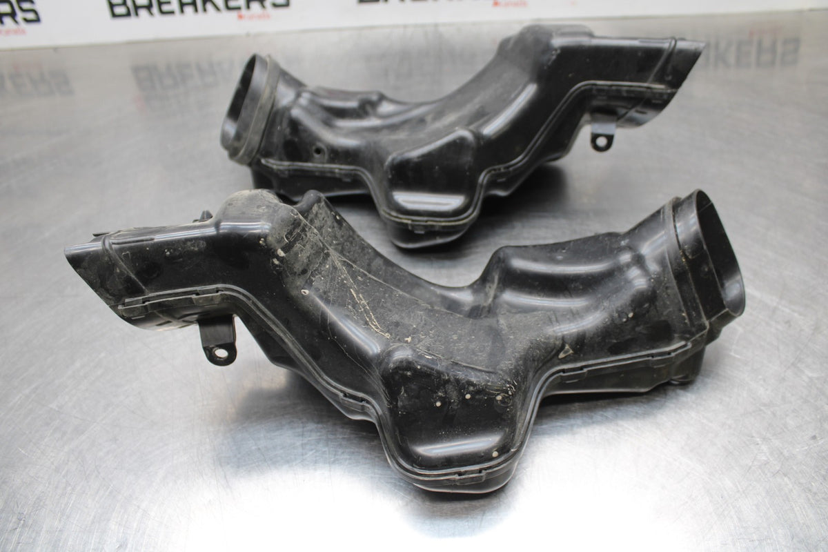 07 SUZUKI GSXR1000 RIGHT LEFT AIR INTAKE DUCTS BB770
