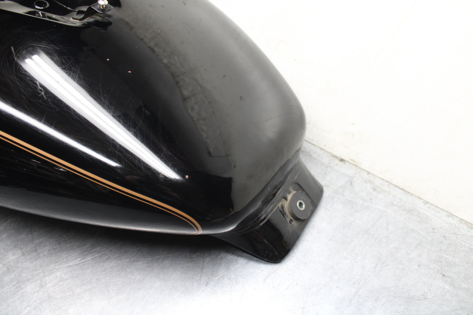 04 SUZUKI INTRUDER 800 GAS TANK FUEL PETROL RESERVOIR BB758